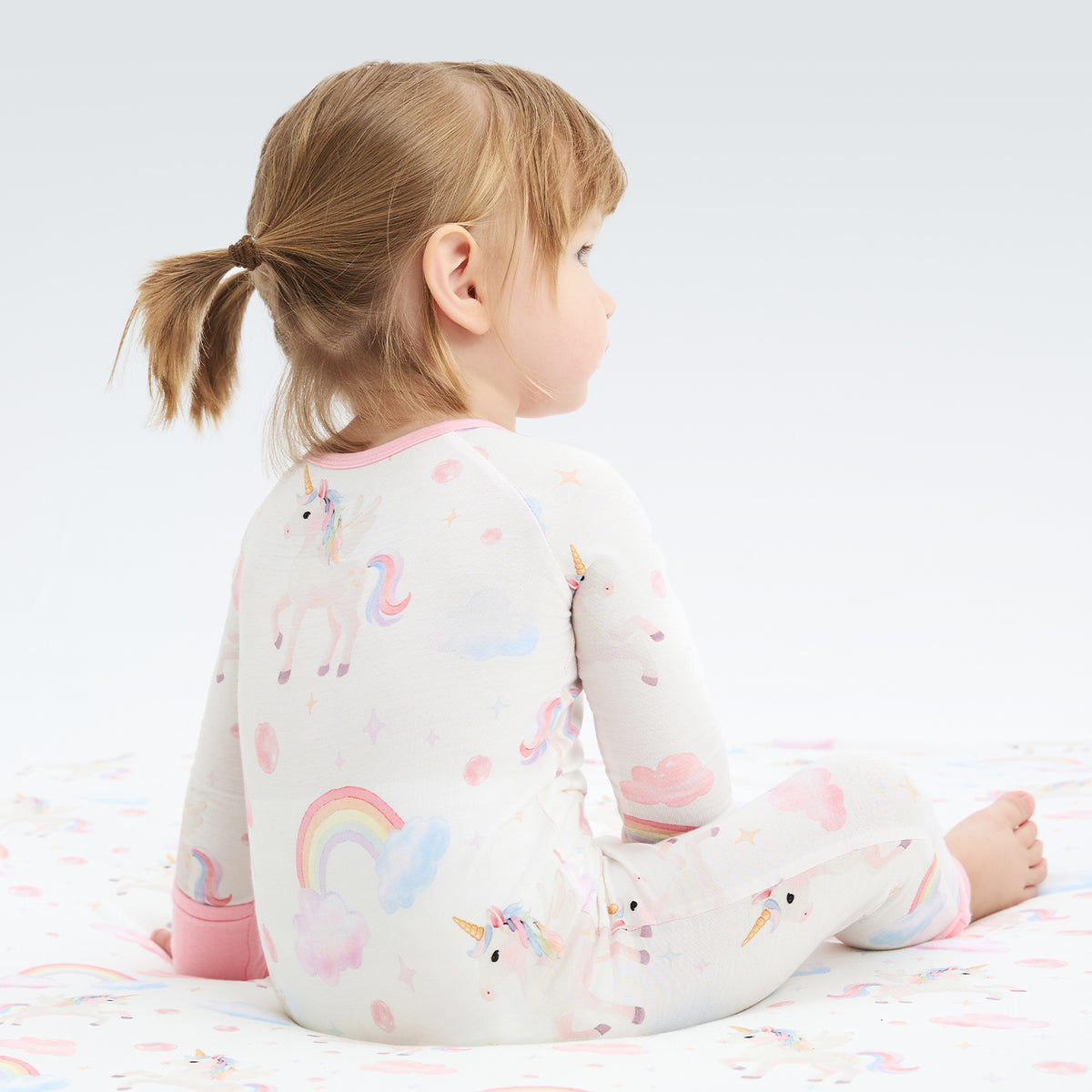 Unicorn Dreams zippy back